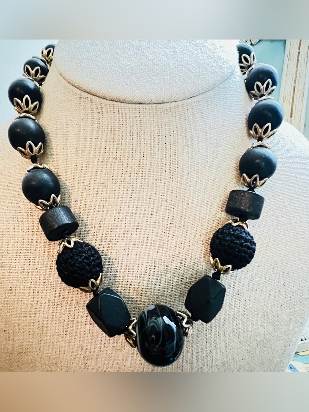 VTG Liz Claiborne Chunky Black Beaded Graduated Necklace Mixed Media LC Signed